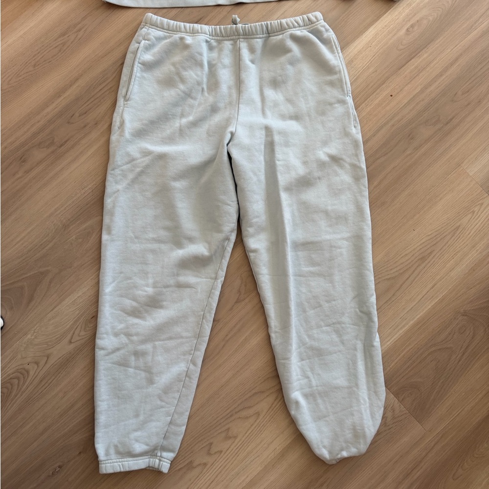 SKIMS Light Blue French Terry Crew Sweatshirt & Jogger Set - Picture 3 of 5